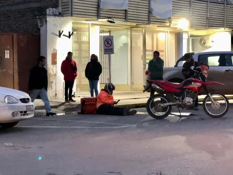 Se accidentó un repartidor de comidas