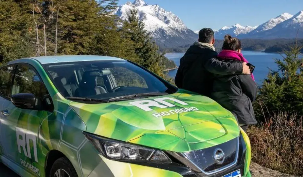 Río Negro exhibió el auto eléctrico de la Provincia en el Encuentro Nacional Hidrógeno 2030