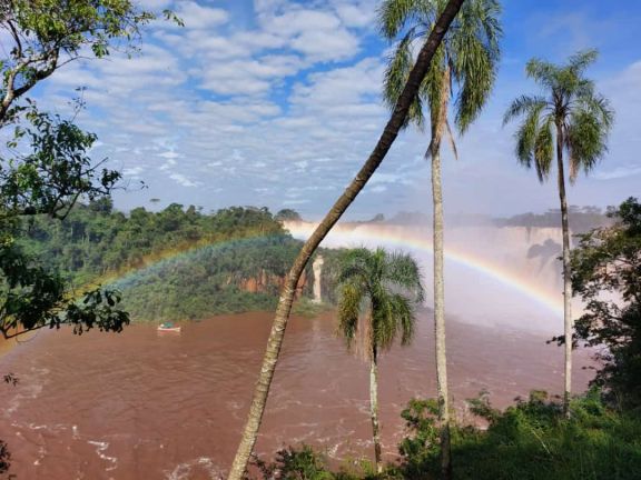 El río Iguazú comenzó a descender pero permanece cerrado el circuito Garganta del Diablo