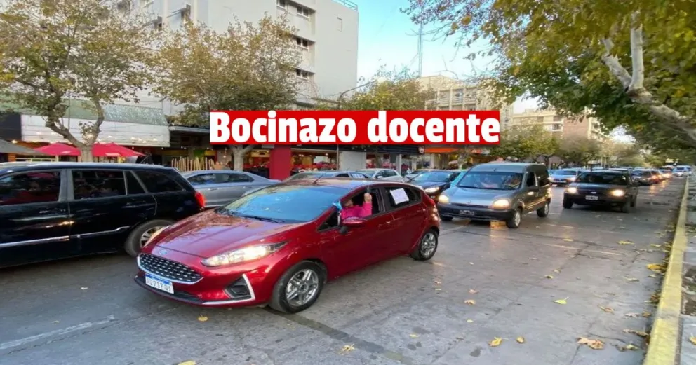 Los docentes autoconvocados marcharon en la Plaza 25
