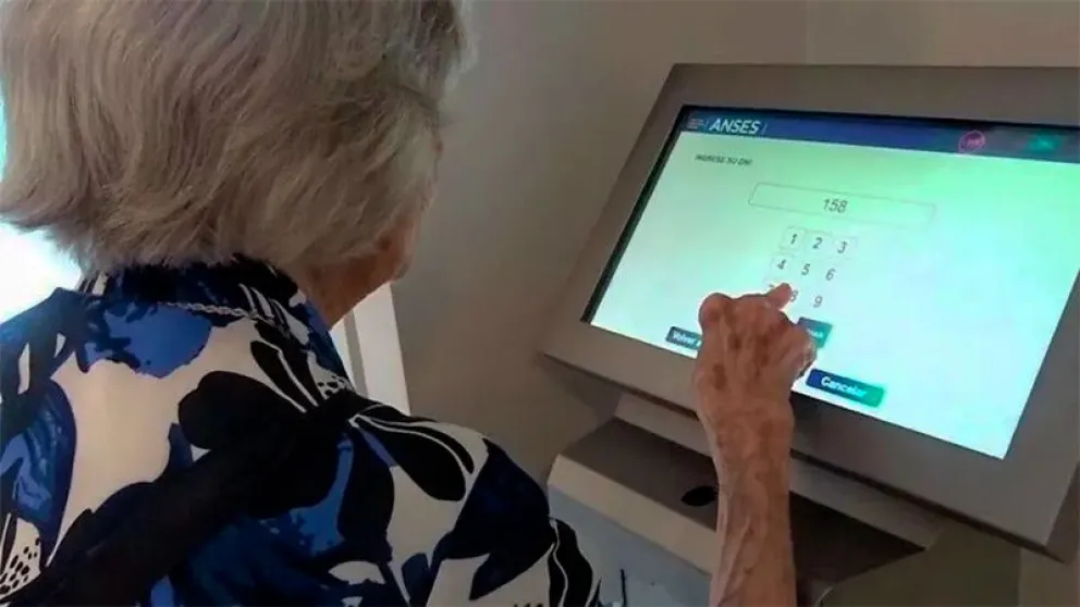 Jubilados y pensionados de ANSES: cómo hacer Fe de vida online en cada banco 