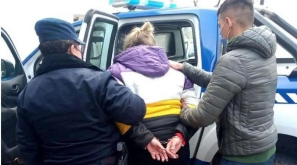 Sus vecinos maltrataban a un bebé, lo llevó al hospital pero tenía muerte cerebral