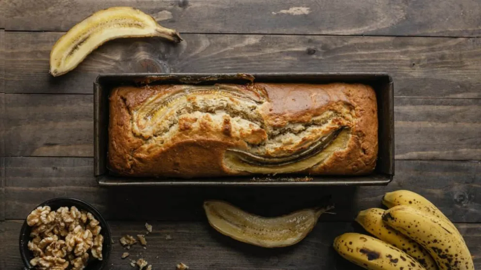 Mirá cómo hacer un budín de banana con chocolate, ¡en 20 minutos!