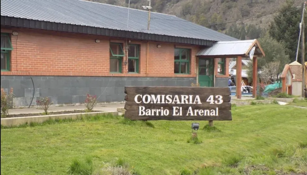 Agredieron física y sexualmente a una adolescente dentro de un colegio