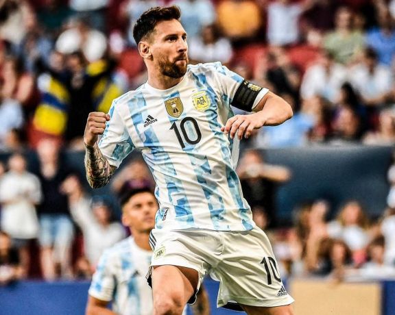 Con cinco goles de Messi, Argentina arrolló a Estonia en España