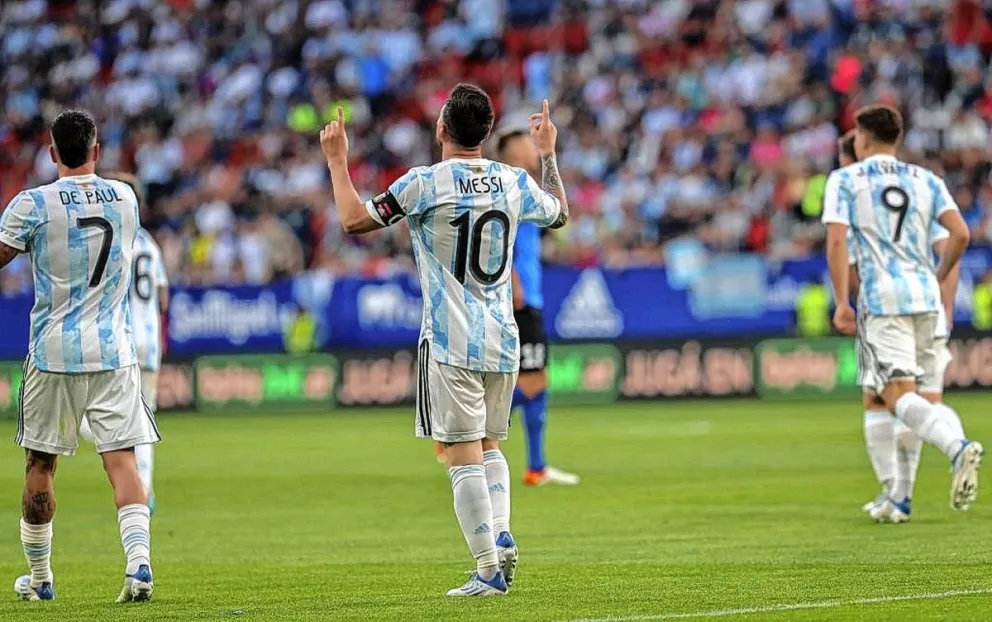 Messi sigue haciendo historia: anotó cinco goles por primera vez con la camiseta argentina
