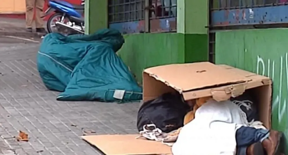 ¿Dónde se protegen del frío las personas en situación de calle?
