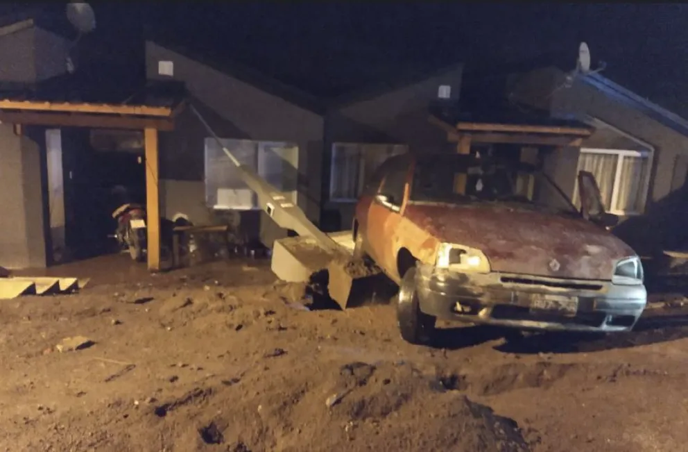 Macrolote 1: Chocó contra un medidor de luz y nichos de gas y casi provoca una tragedia