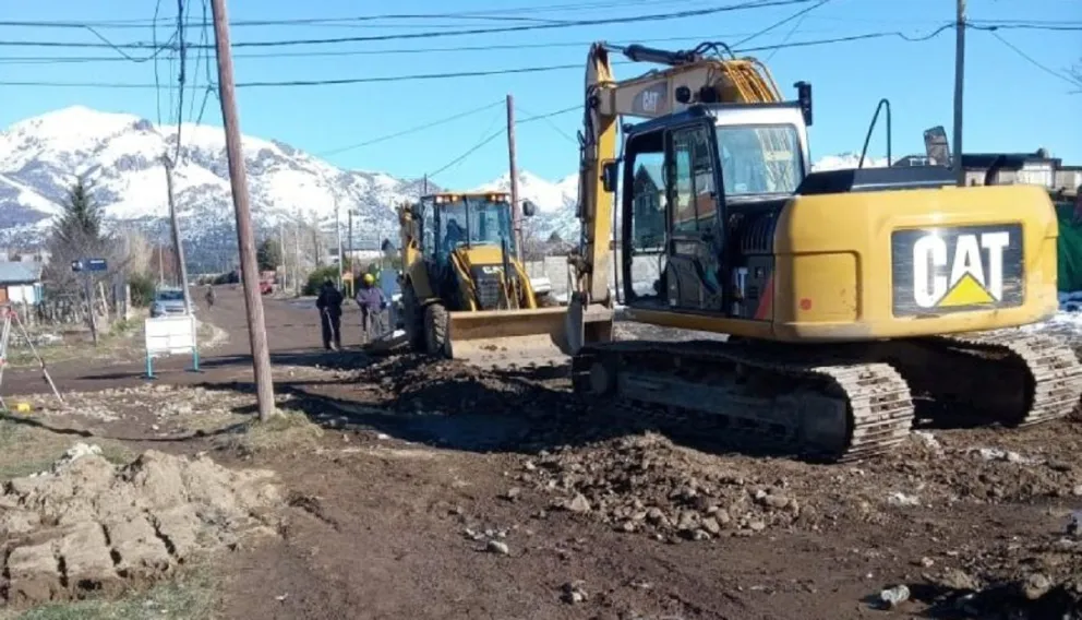 Confirmaron que la red de cloacas del barrio Ushuaia estará lista en el invierno