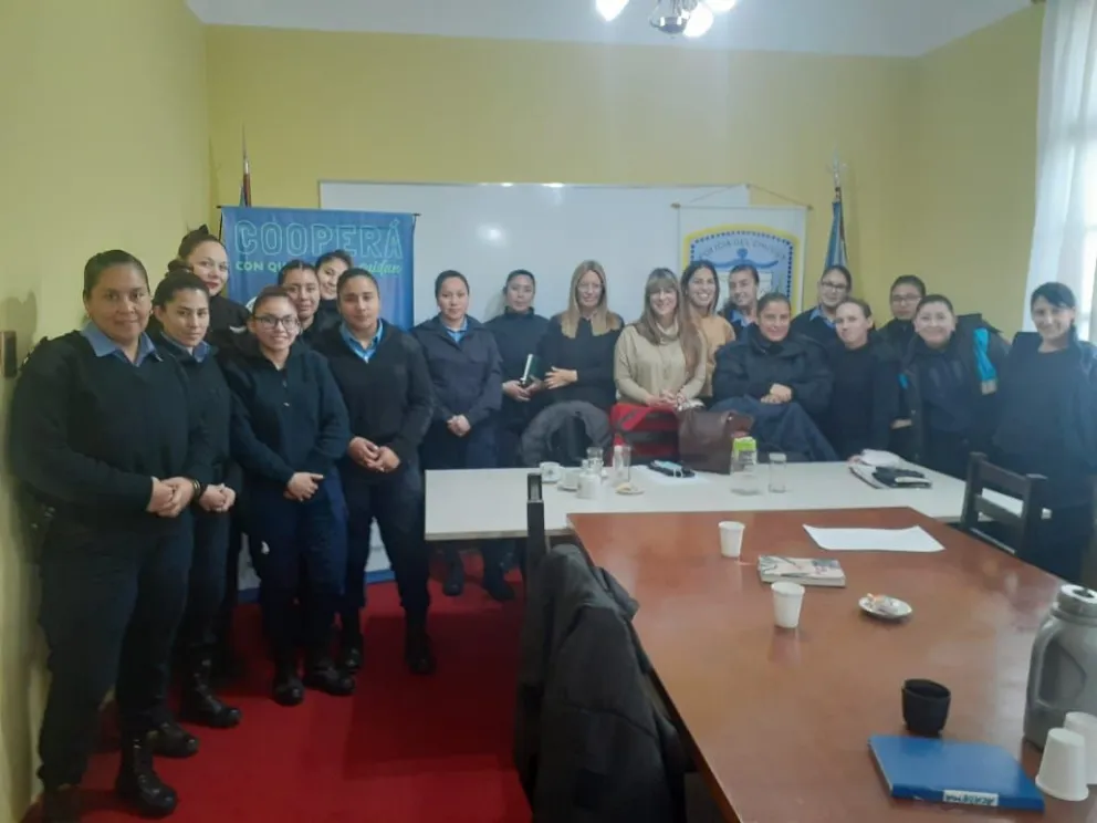 Taller de profesionales del SAVD junto a personal de Comisarías de la Mujer