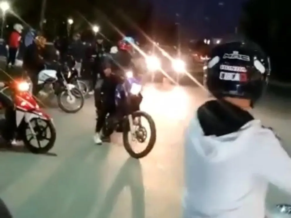 Video: Viedma homenajeó a El Noba con una caravana de motos