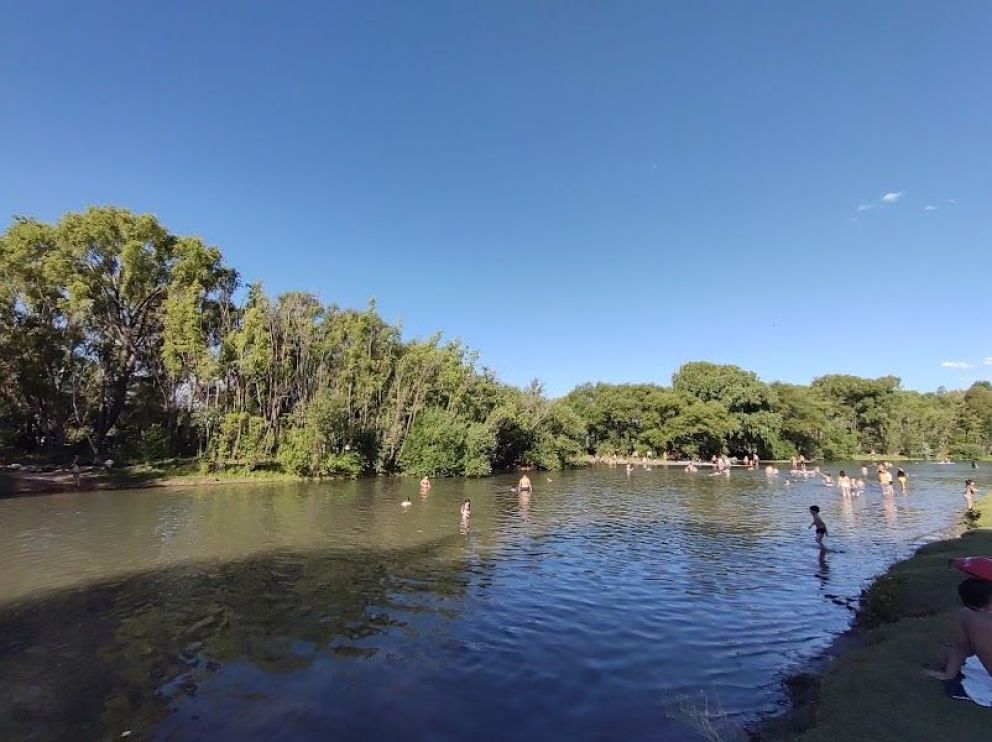 r&iacute;o en verano