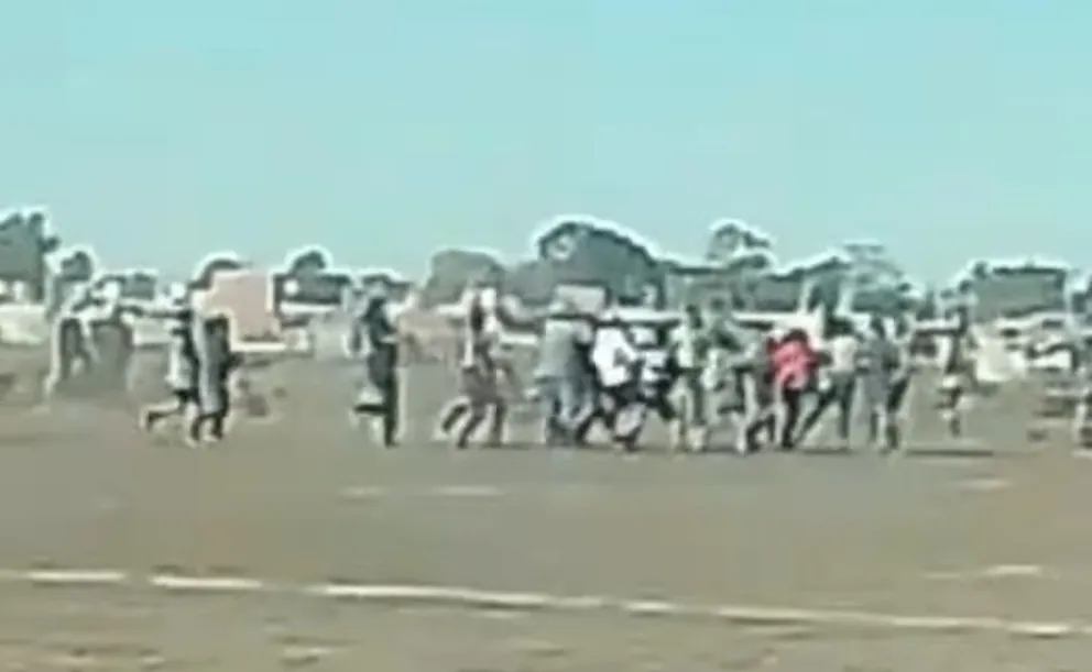 Incidentes en un partido barrial con adolescentes: a un chico le pegaron una patada en la cabeza
