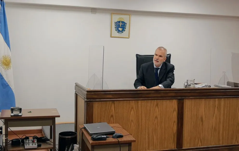 Es de Trelew robó un auto en Sarmiento, lo chocó y le prohibieron el ingreso a la localidad 