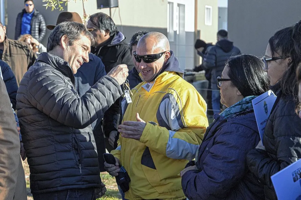 El intendente participó de la entrega de 71 viviendas en Ciudadela