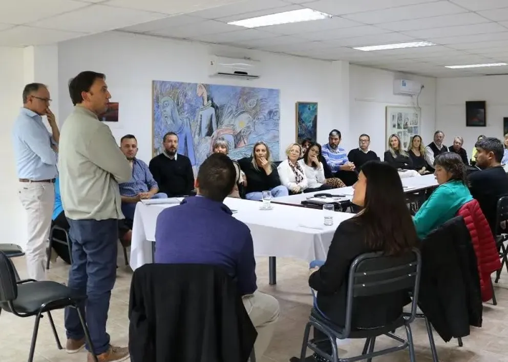 El ministro Núñez confirmó su gabinete en Educación