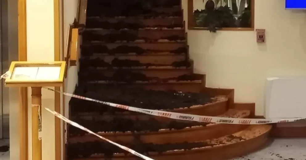 Tuvieron que evacuar el complejo Villa Huinid tras un deslave