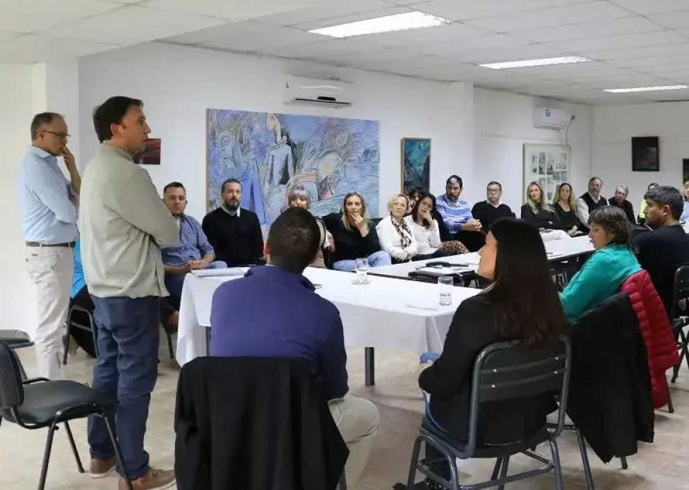 El ministro Núñez confirmó su gabinete en Educación