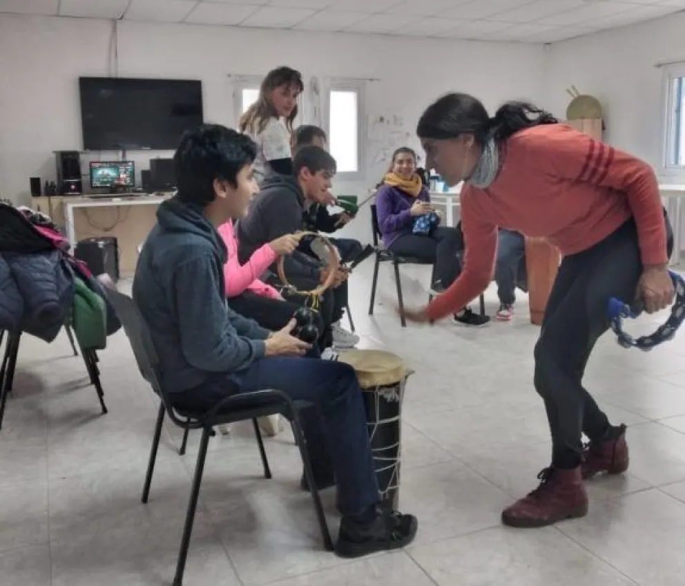  Continúan abiertas las inscripciones al taller de Arte en Movimiento para personas con discapacidad