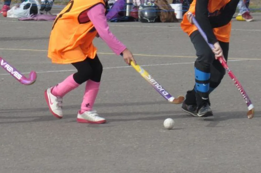 Comenzó el taller de hockey para niños y niñas: ¡Todavía hay tiempo para anotarse!