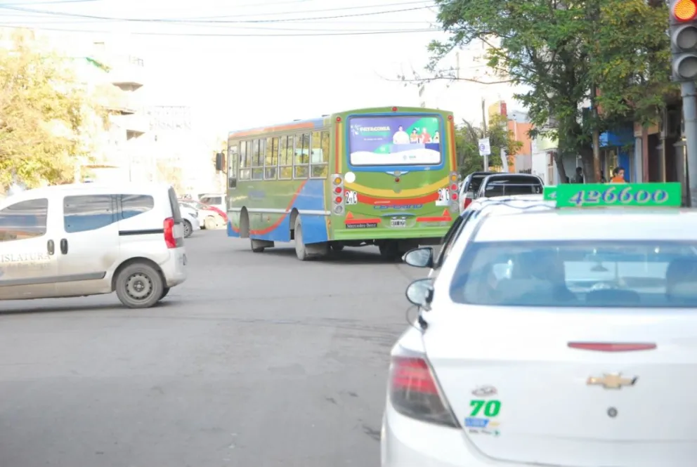 Alertan que la poda de fondos para colectivos afectará el bolsillo de usuarios