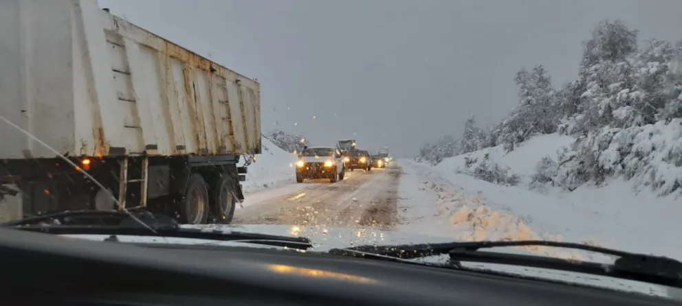 Continúa el alerta  por fuertes vientos y nevadas en la región