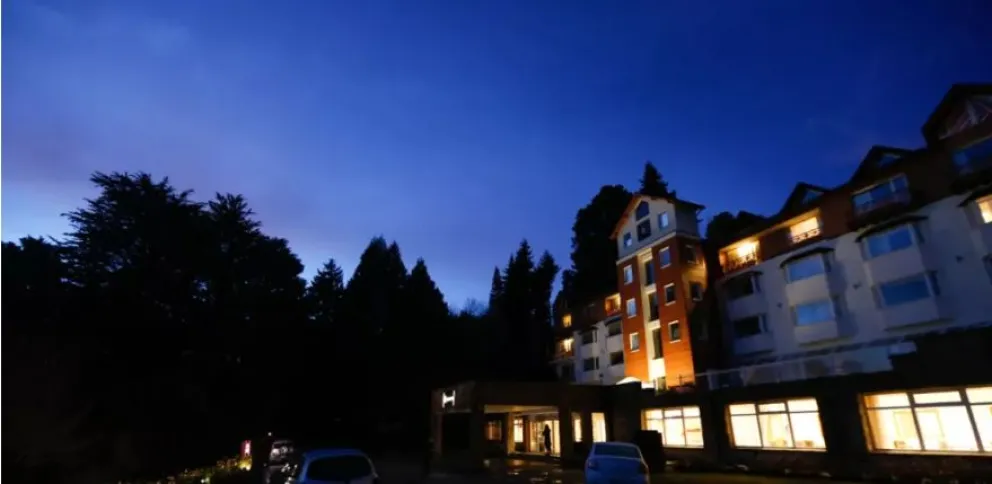 Alud en Bariloche: buscan a un matrimonio en una habitación con barro hasta el techo 