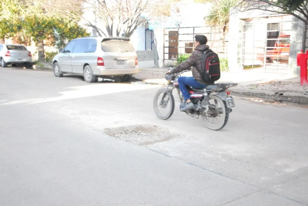 La tragedia de El Noba no es ajena a Viedma: todos los días hay motociclistas sin cascos
