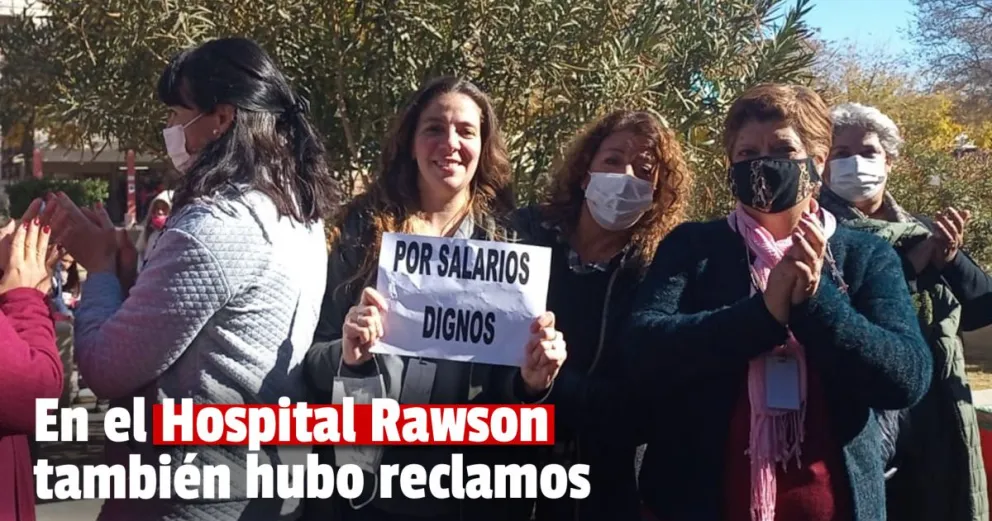 Personal de salud del Hospital Rawson se manifestó por un aumento salarial