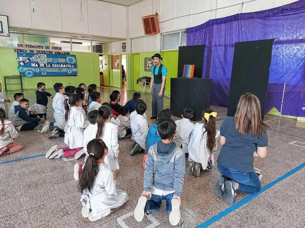 Día del Ambiente: Urbana realizó una obra de títeres en la Escuela Nº 160