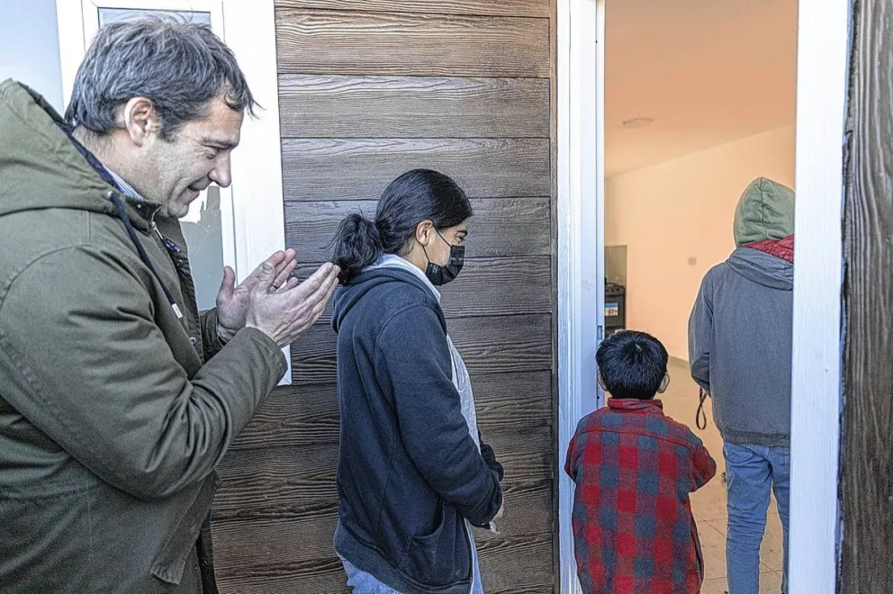 El Municipio entregó una vivienda a la familia que sufrió un trágico incendio