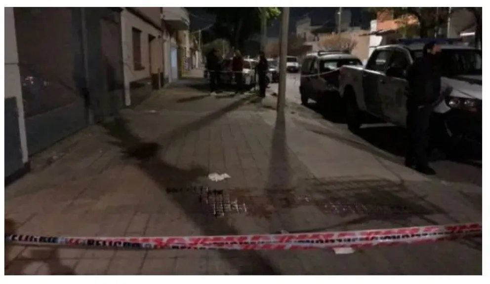 Horror: un joven de 16 años mató a su hermana de una puñalada para defender a su mamá
