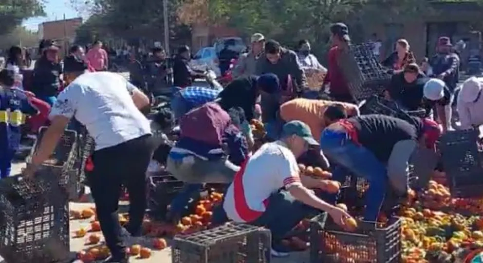 Locura en Orán: a los latigazos para impedir que le roben la mercadería del camión
