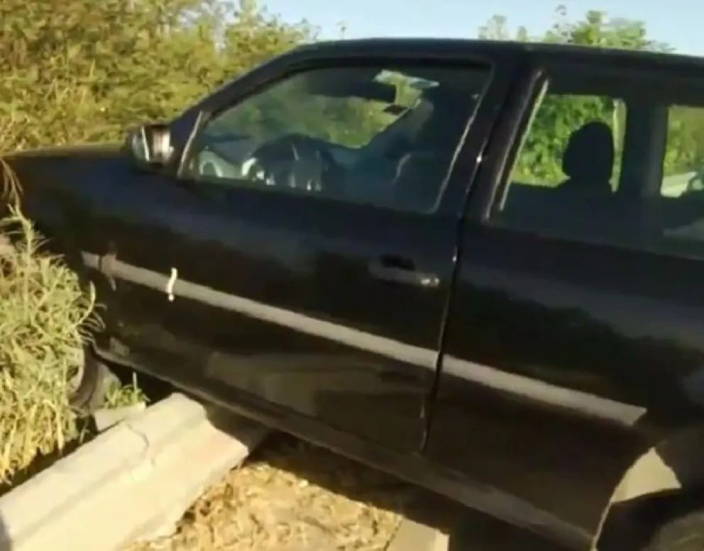 Accidente: salteño se descompensó al volante y terminó colgado de un precipicio
