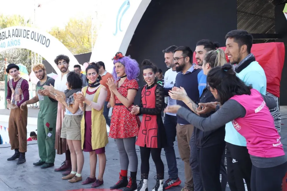 “Les agradezco enormemente por cuidar y educar a nuestros hijos”