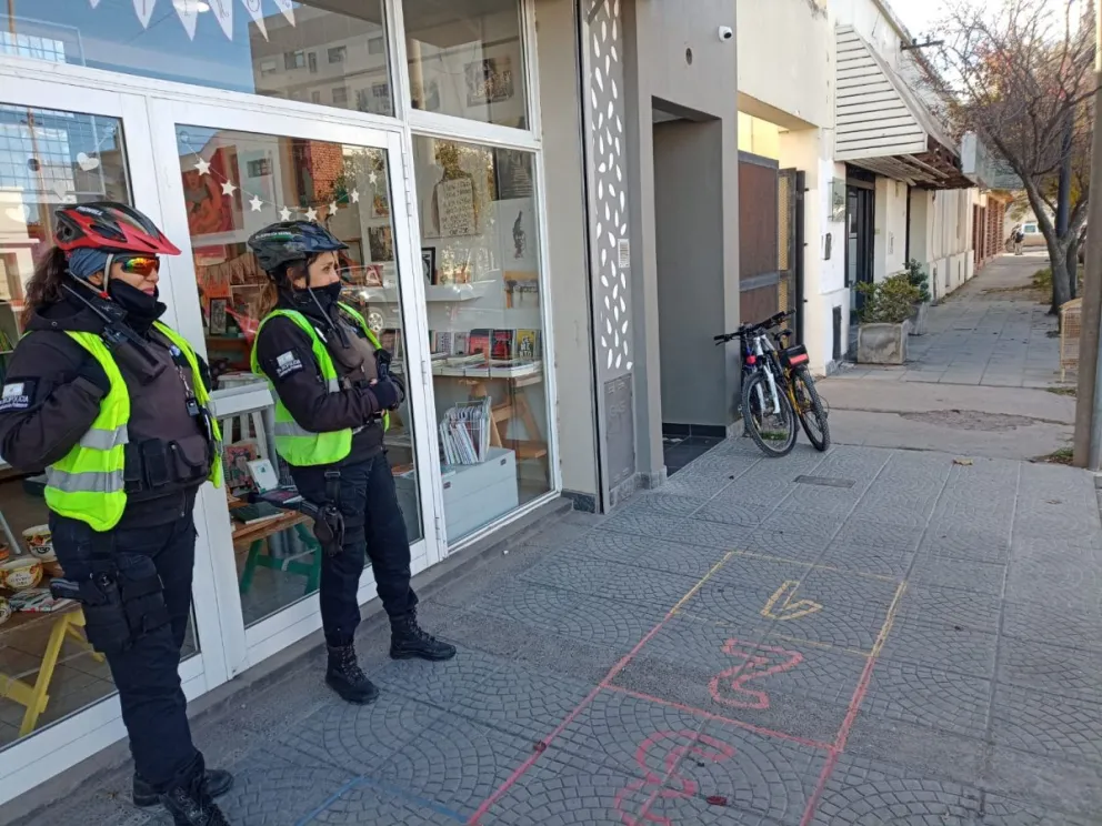 Delincuentes ingresaron este mediodía a su casa y le robaron los ahorros de su hijita