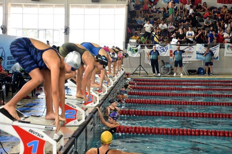 Comenzó el Campeonato Nacional de Natación de cadetes y juveniles en el