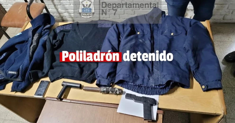 Detuvieron a un hombre que una mochila tenía ropa de policía, una tumbera y un arma de fuego 