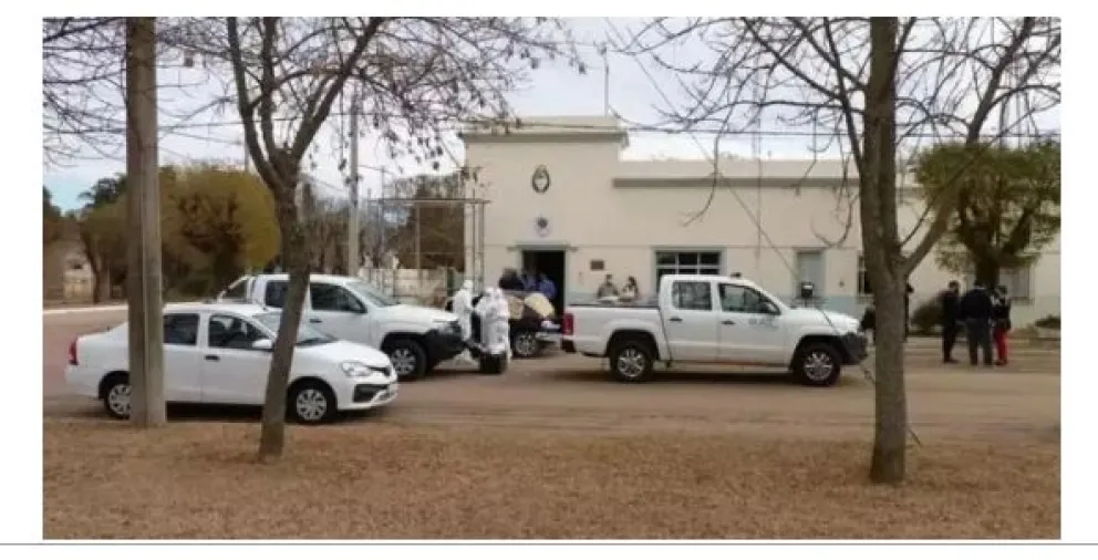 Aterrador: denuncian que una mujer dio a luz a su hijo y lo mató con un arma blanca  