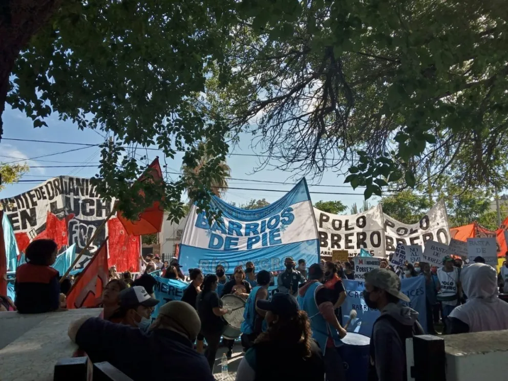 Desde las 10, organizaciones sociales realizarán una olla popular en la Ruta 22 y Av. Roca