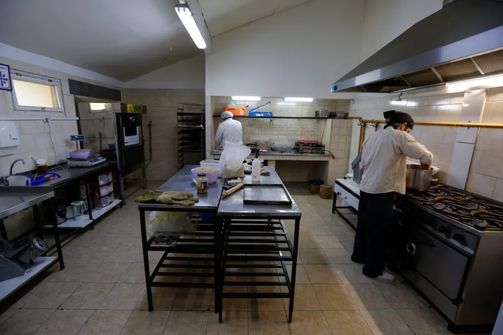Cáritas posee un "Salón de Elaboración" para productores gastronómicos