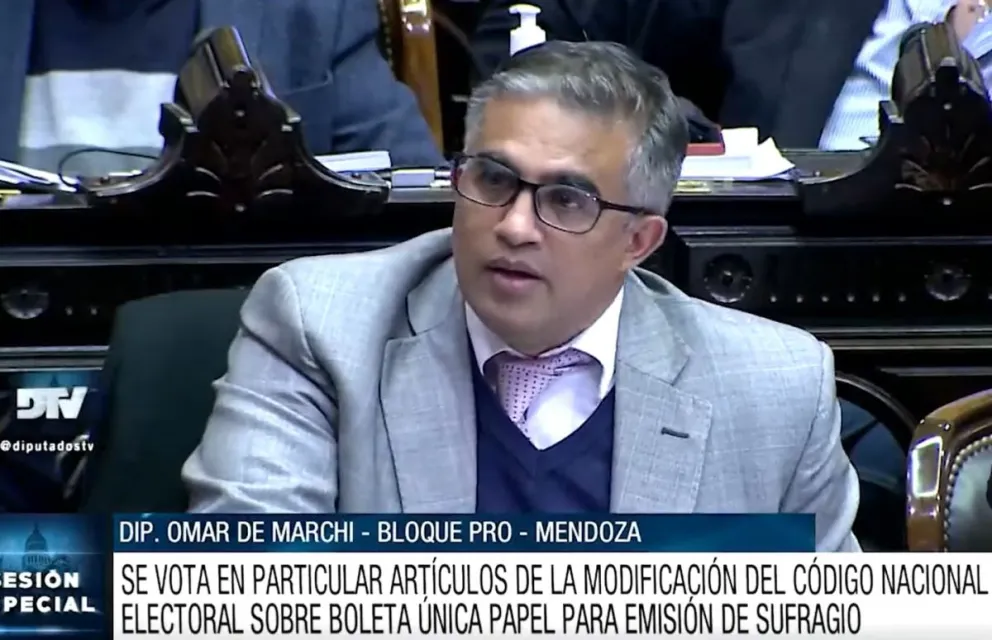 Nanni pasó papelones en la Cámara de Diputados y en las redes se lo hicieron saber