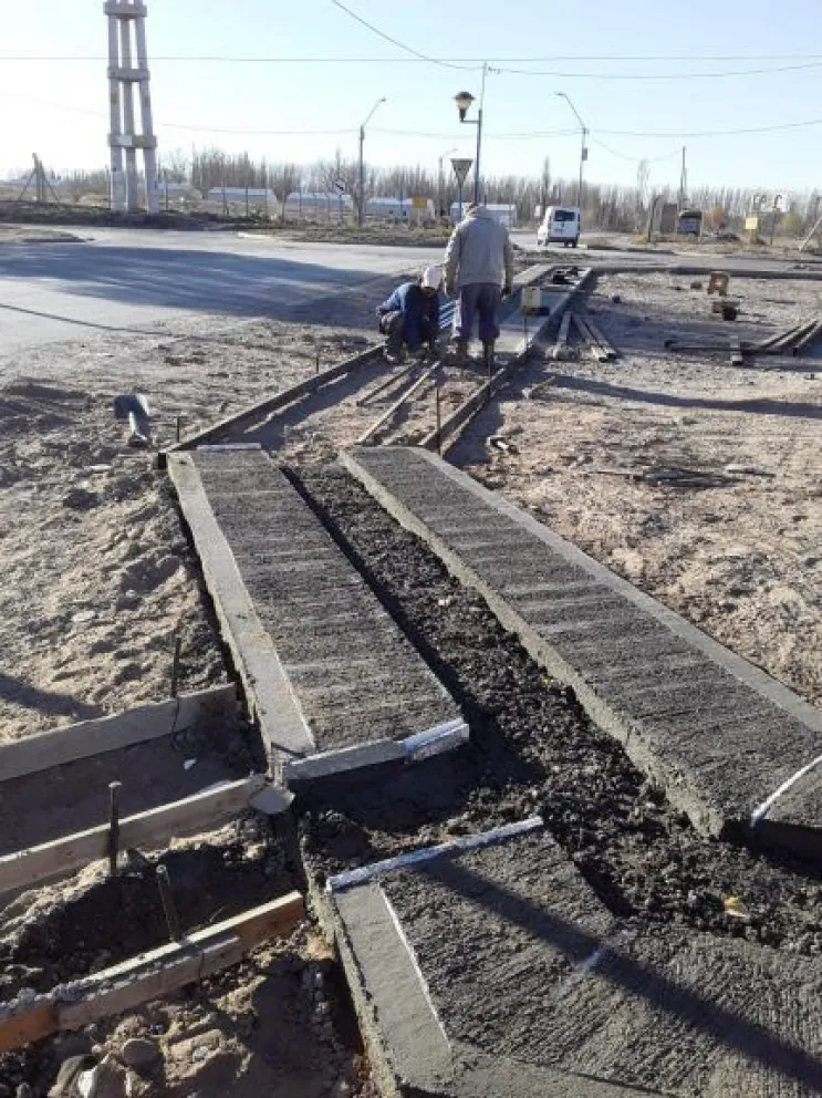 Avanza a buen ritmo la obra de veredas accesible en Parque Maipú