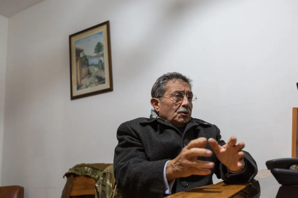 “Reflexioné acerca de los secretos de ese avión… Porque los que alguna vez volamos imaginamos esas cosas”, señala el héroe de Malvinas (foto: Matías Garay).