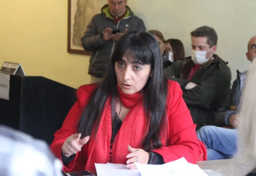 Interpelación: Sobarzo no pudo justificar varias de las acciones de su cartera