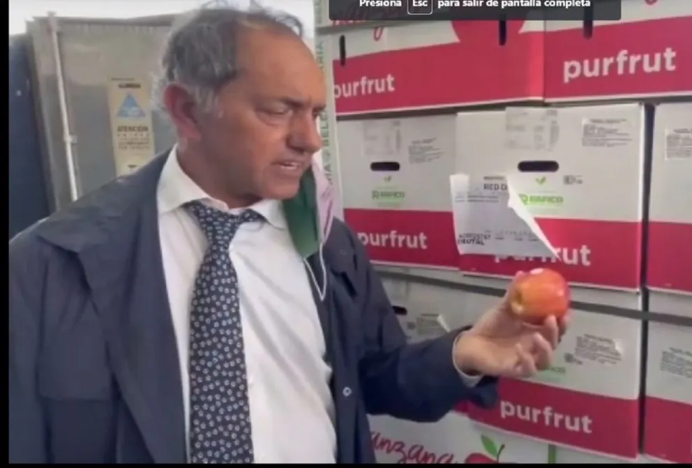 De no creer: Scioli promocionó en Brasil las peras y manzanas "que se producen en La Plata"