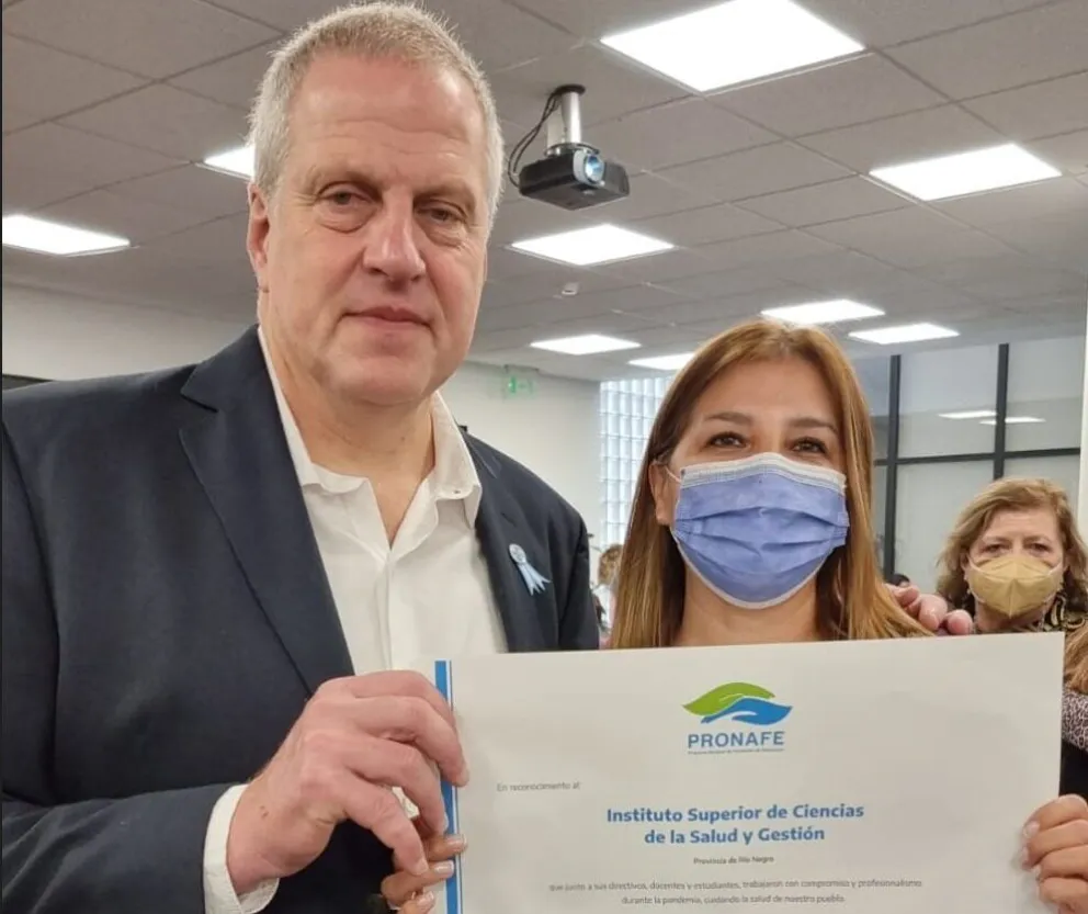 La secretaria general de ATSA Río Negro recibió reconocimiento del ISSAG