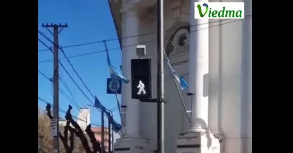 Viedma ya tiene sus primeros semáforos con señales auditivas