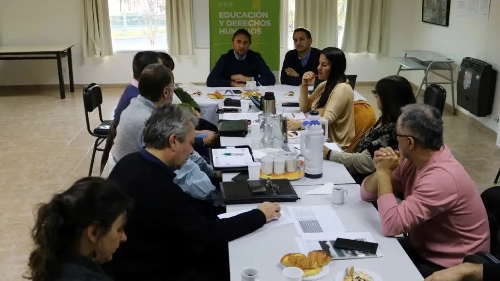 Educación realizó la primera reunión de gabinete con el flamante ministro Núñez