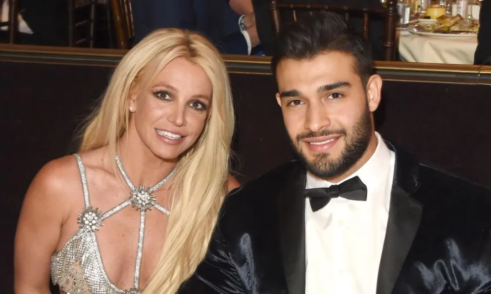 Britney Spears se casa en una boda íntima y casi la arruina su ex pareja 
